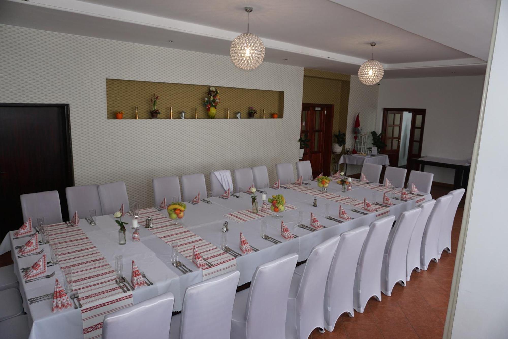 Hotel Gula Batizfalva Kültér fotó