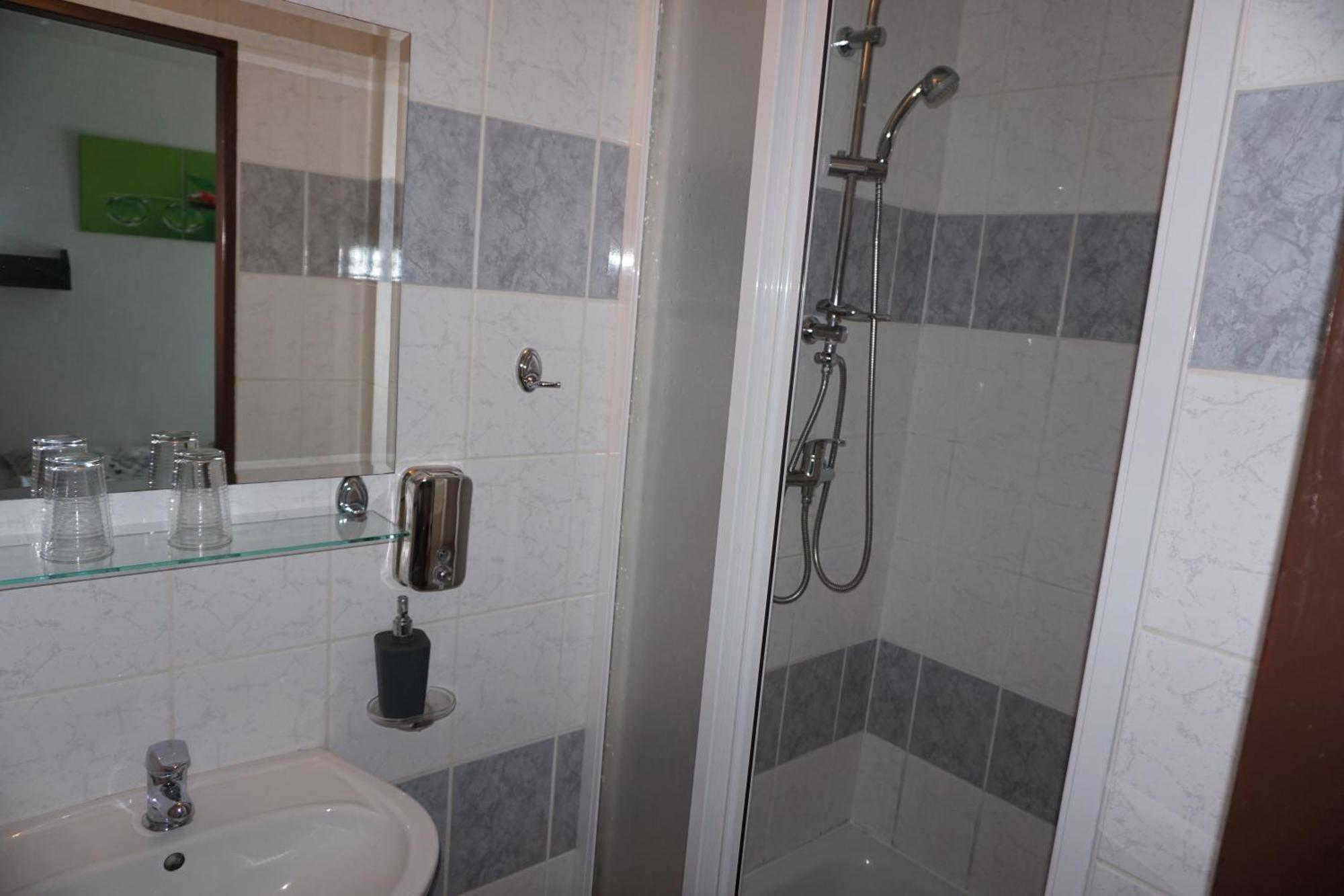 Hotel Gula Batizfalva Kültér fotó