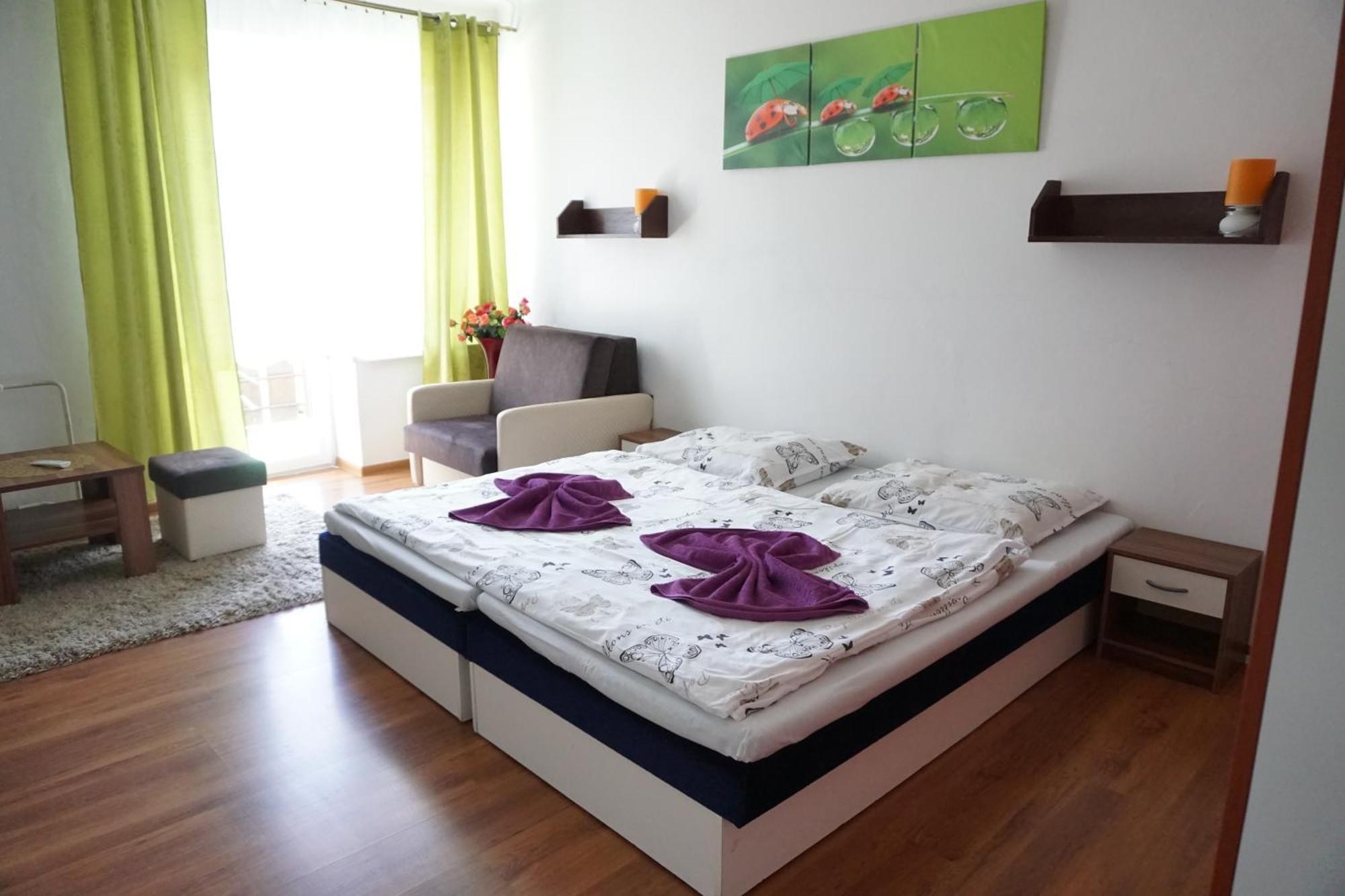 Hotel Gula Batizfalva Kültér fotó