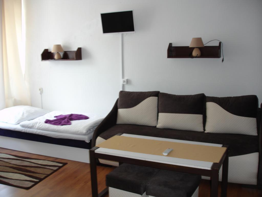 Hotel Gula Batizfalva Kültér fotó