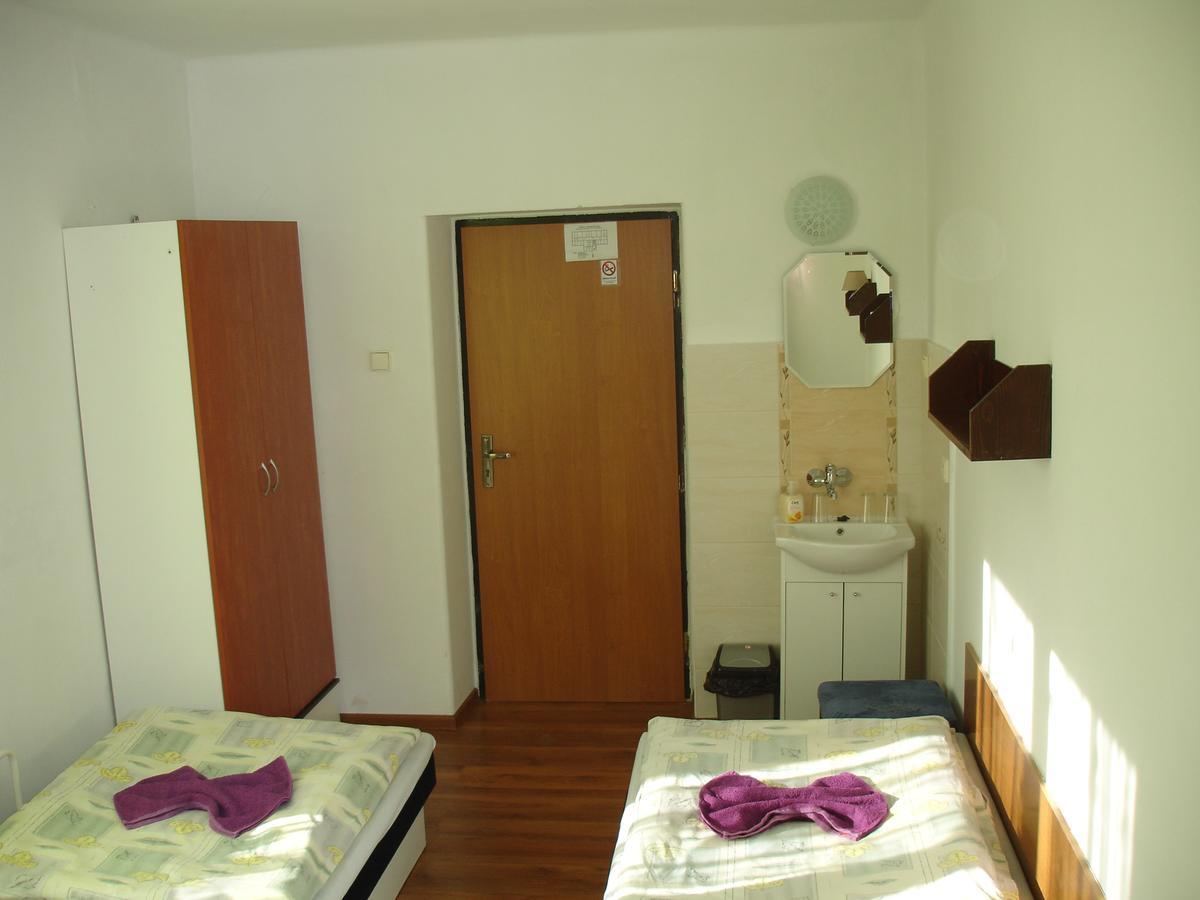 Hotel Gula Batizfalva Kültér fotó