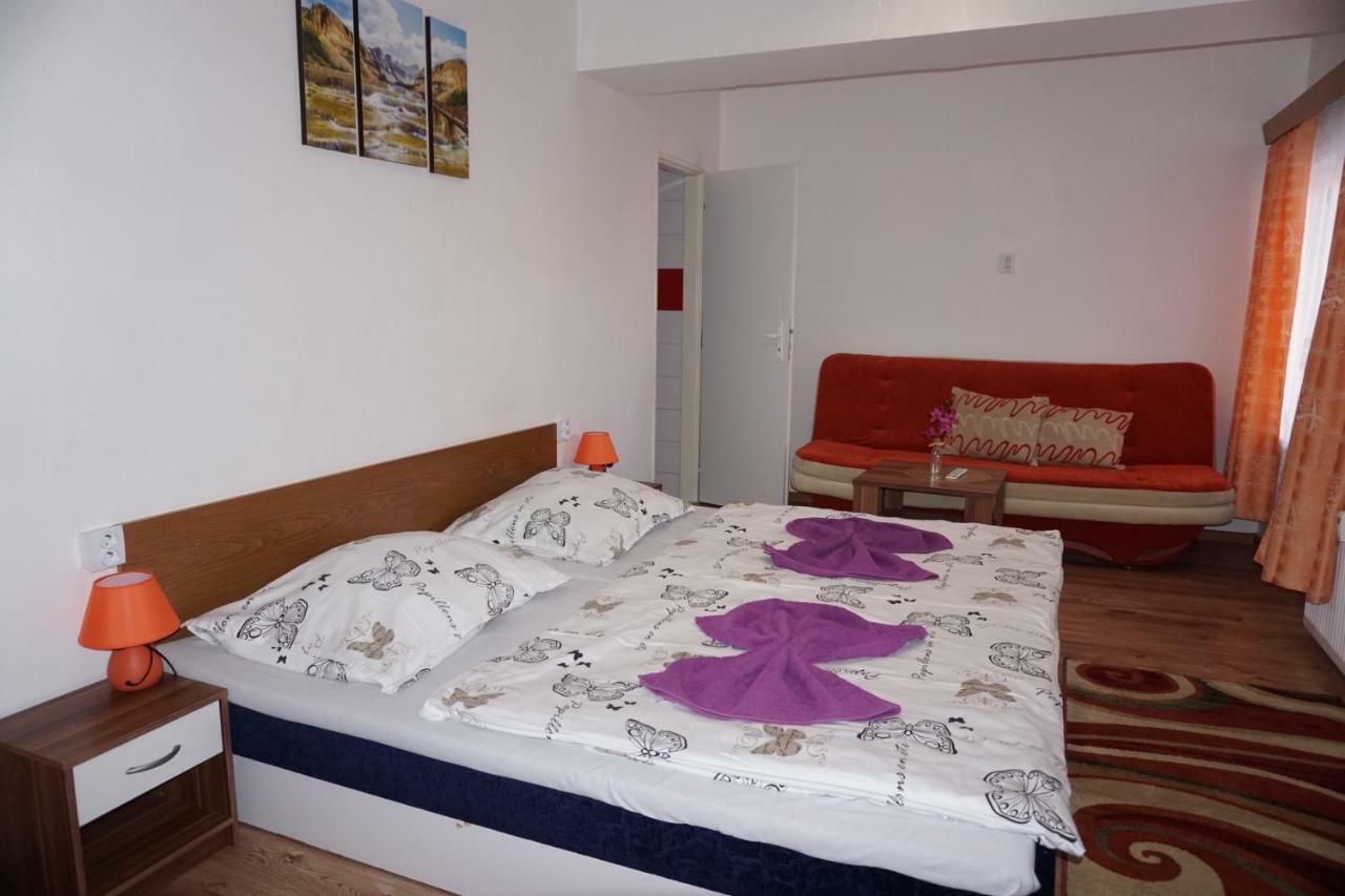 Hotel Gula Batizfalva Kültér fotó