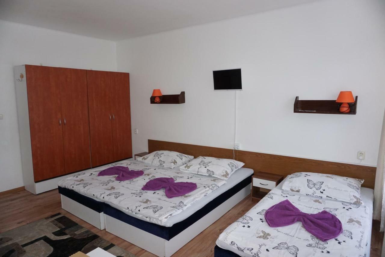 Hotel Gula Batizfalva Kültér fotó