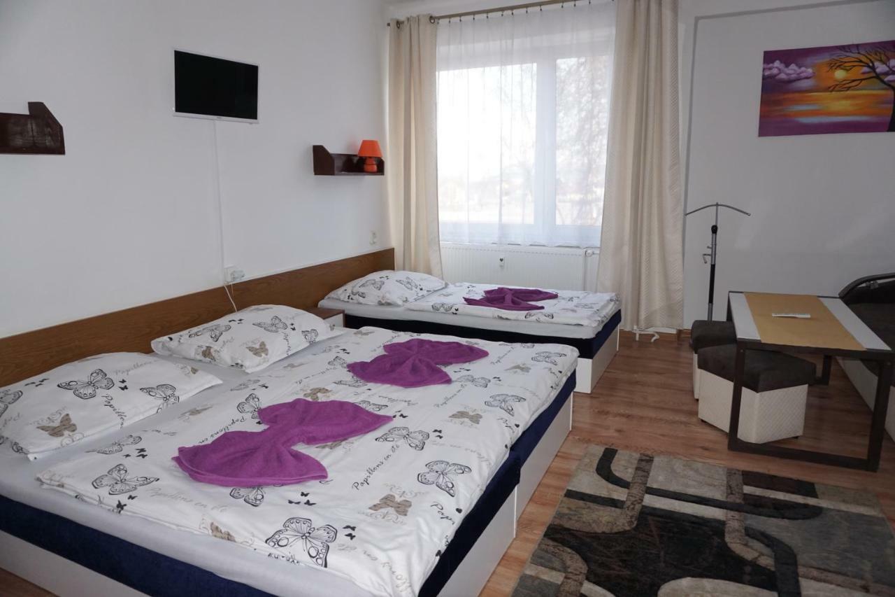 Hotel Gula Batizfalva Kültér fotó