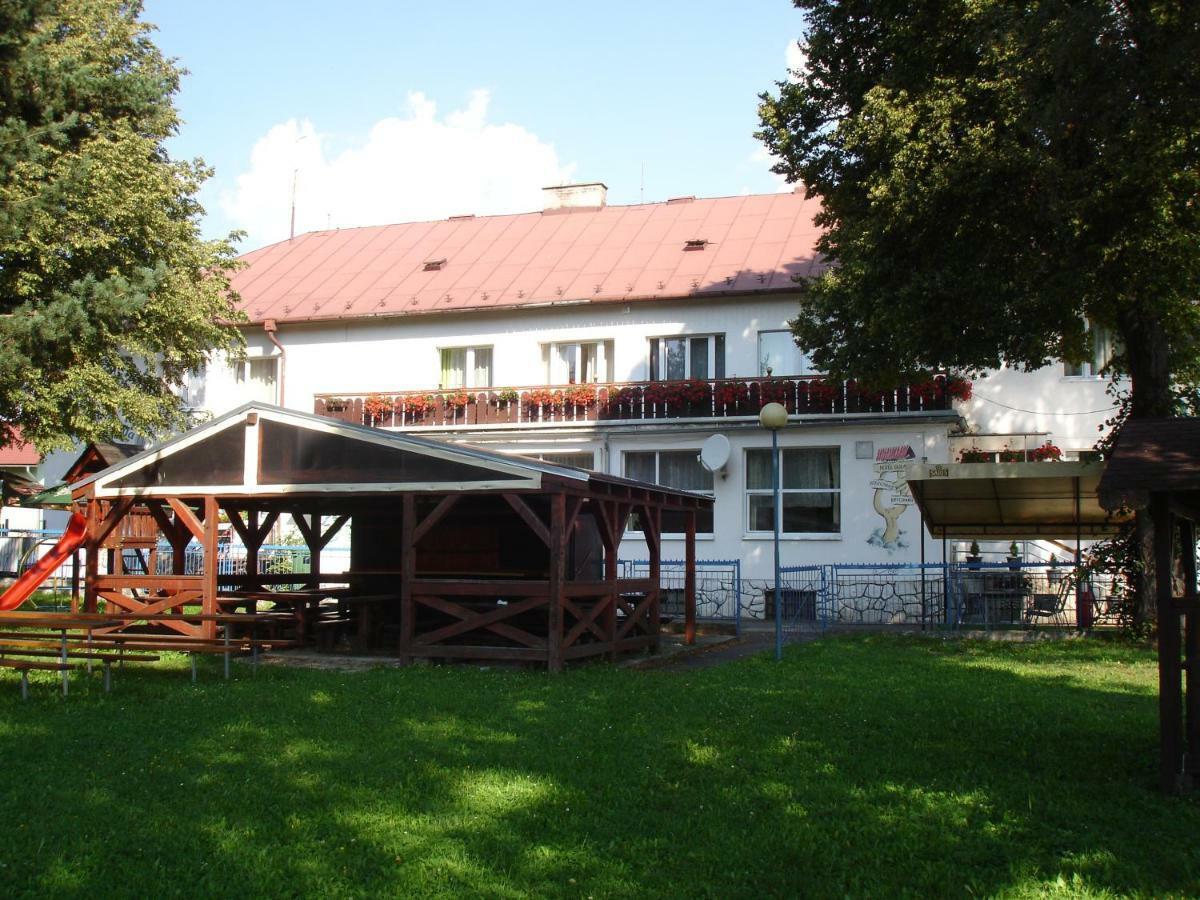 Hotel Gula Batizfalva Kültér fotó